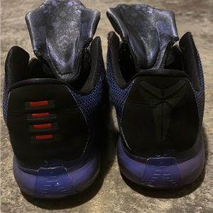 Kobe 10”Blackout”